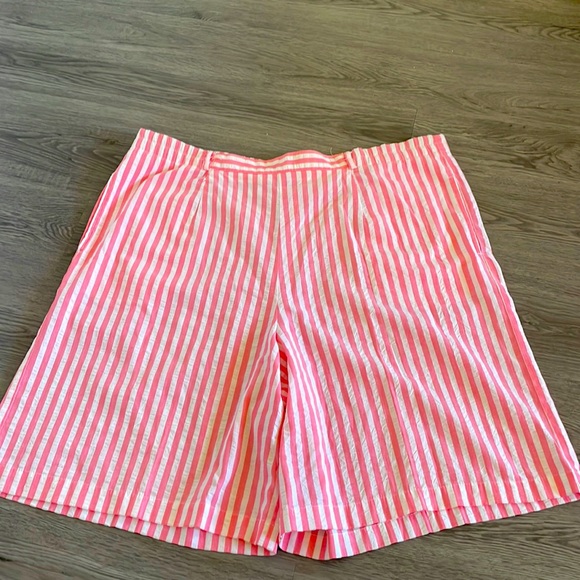 Vintage high waisted pink sear sucker shorts - Picture 1 of 3
